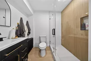 17007 Bassett St, Van Nuys, CA 91406 - Photo 63