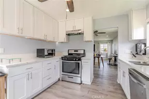 1100 W 103rd St, Los Angeles, CA 90044 - Photo 11