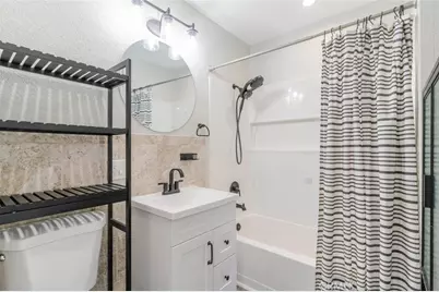 1100 W 103rd Street, Los Angeles, CA 90044 - Photo 17