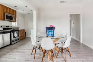 1572 S Ridgeley, Los Angeles, CA 90019 - Photo 9