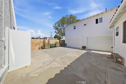 1572 S Ridgeley, Los Angeles, CA 90019 - Photo 21