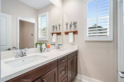 25056 Cypress Bluff, Canyon Country, CA 91387 - Photo 43