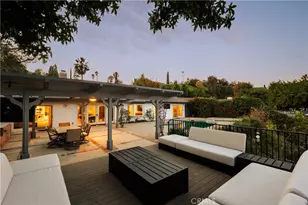 22370 Algunas Rd, Woodland Hills, CA 91364 - Photo 29