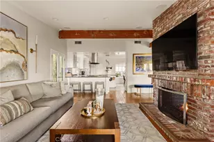 22370 Algunas Rd, Woodland Hills, CA 91364 - Photo 13