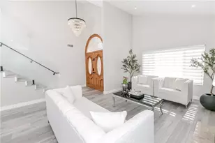 10670 Deering, Chatsworth, CA 91311 - Photo 9