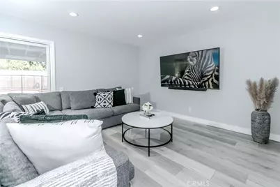 10670 Deering, Chatsworth, CA 91311 - Photo 21