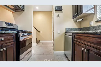 14256 Victory Boulevard #3, Van Nuys, CA 91401 - Photo 7