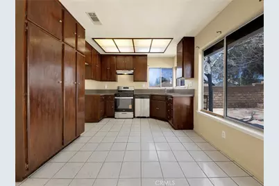 1703 E Avenue R3, Palmdale, CA 93550 - Photo 11