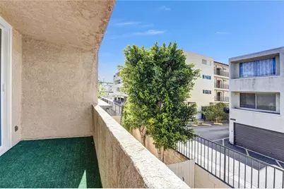 5429 Newcastle, Encino, CA 91316 - Photo 23