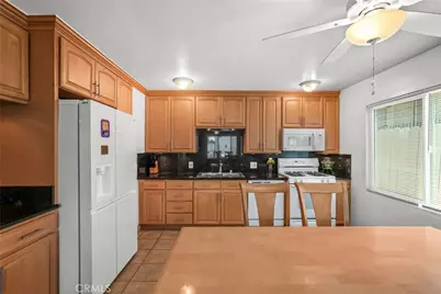 429 E Providencia #B, Burbank, CA 91501 - Photo 9