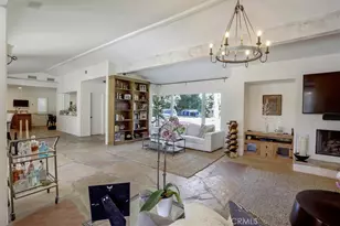 23130 Oxnard St, Woodland Hills, CA 91367 - Photo 9