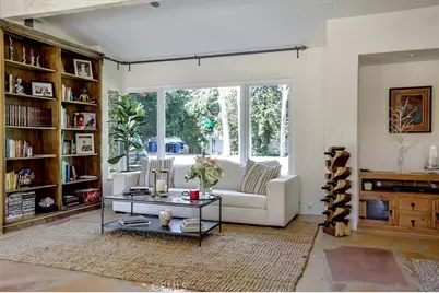 23130 Oxnard Street, Woodland Hills, CA 91367 - Photo 7