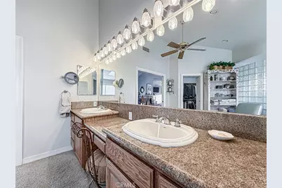 24525 Desert, Newhall, CA 91321 - Photo 53