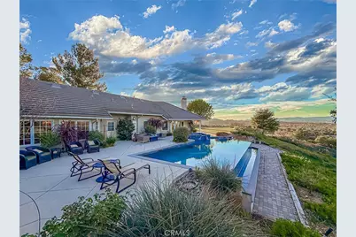 24525 Desert, Newhall, CA 91321 - Photo 1