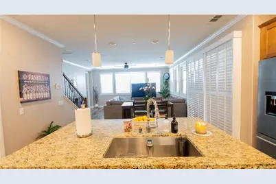 20544 Galloway, Canyon Country, CA 91350 - Photo 13