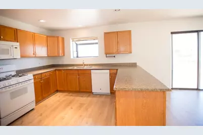 5902 Margaritha, Rosamond, CA 93560 - Photo 9