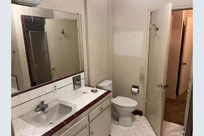 6842 Chisholm, Van Nuys, CA 91406 - Photo 9