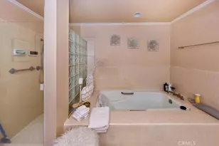 5339 Lindley Unit 207, Tarzana, CA 91356 - Photo 9