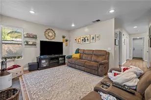 27687 Ron Ridge, Saugus, CA 91350 - Photo 13
