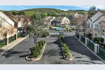 638 High Plains, Simi Valley, CA 93065 - Photo 3