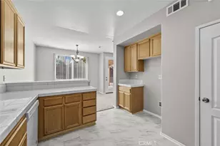 14323 Moon Valley St, Victorville, CA 92394 - Photo 11