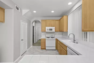 14323 Moon Valley Street, Victorville, CA 92394 - Photo 9