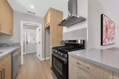 6820 Jellico Avenue, Lake Balboa, CA 91406 - Photo 5