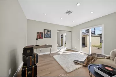 6820 Jellico Avenue, Lake Balboa, CA 91406 - Photo 11