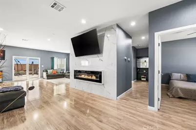 10588 Peach Avenue, California City, CA 93505 - Photo 9