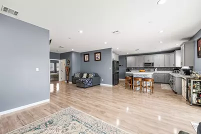 10588 Peach Avenue, California City, CA 93505 - Photo 17