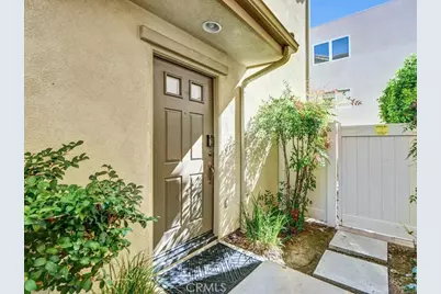 6840 De Celis #31, Lake Balboa, CA 91406 - Photo 3