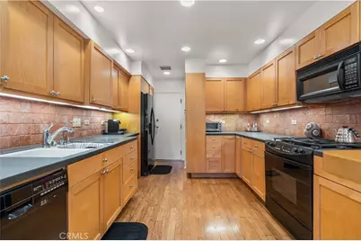 18319 Collins, Tarzana, CA 91356 - Photo 7