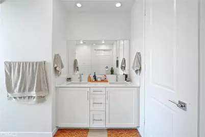 27586 Manzanita Way, Valencia, CA 91381 - Photo 17