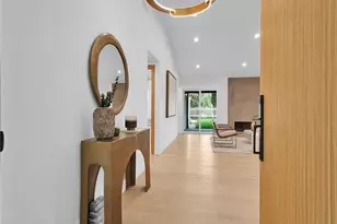 24100 Philiprimm St, Woodland Hills, CA 91367 - Photo 3