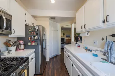 7211 Cozycroft #32, Winnetka, CA 91306 - Photo 7