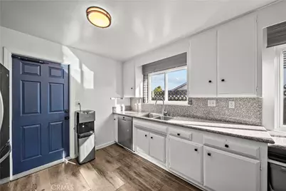 27215 Barada Avenue, Saugus, CA 91350 - Photo 13