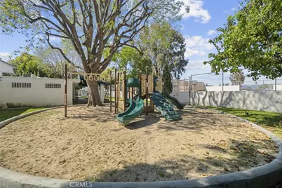 18555 Collins Street #C18, Tarzana, CA 91356 - Photo 33