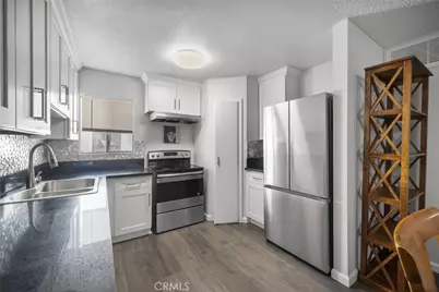 18555 Collins Street #C18, Tarzana, CA 91356 - Photo 9