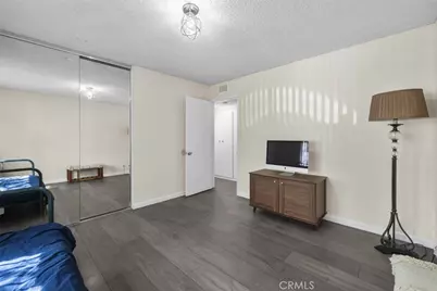 18555 Collins Street #C18, Tarzana, CA 91356 - Photo 21