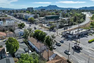 11667 Burbank, North Hollywood, CA 91601 - Photo 29