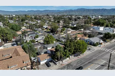 11667 Burbank, North Hollywood, CA 91601 - Photo 31