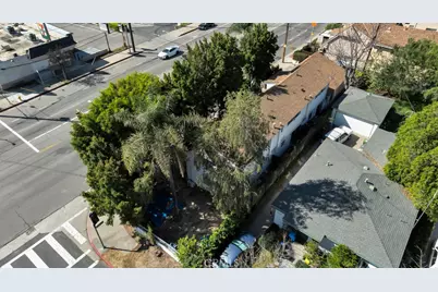 11667 Burbank, North Hollywood, CA 91601 - Photo 35