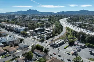 11667 Burbank, North Hollywood, CA 91601 - Photo 21