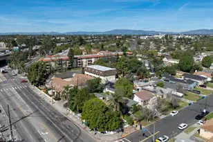 11667 Burbank, North Hollywood, CA 91601 - Photo 25