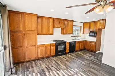 20810 Cedarfalls, Saugus, CA 91350 - Photo 3