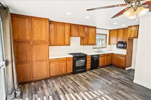 20810 Cedarfalls, Saugus, CA 91350 - Photo 3