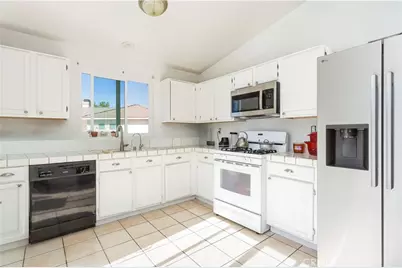 40514 Aster Pl, Palmdale, CA 93551 - Photo 9