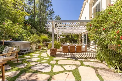 5985 Vista De La Luz, Woodland Hills, CA 91367 - Photo 37