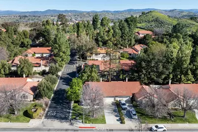 19921 Avenue Of The Oaks, Newhall, CA 91321 - Photo 41