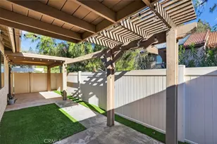 19921 Ave Of The Oaks, Newhall, CA 91321 - Photo 17